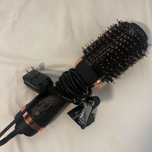 USED- Foxy bae hair brush blow dryer